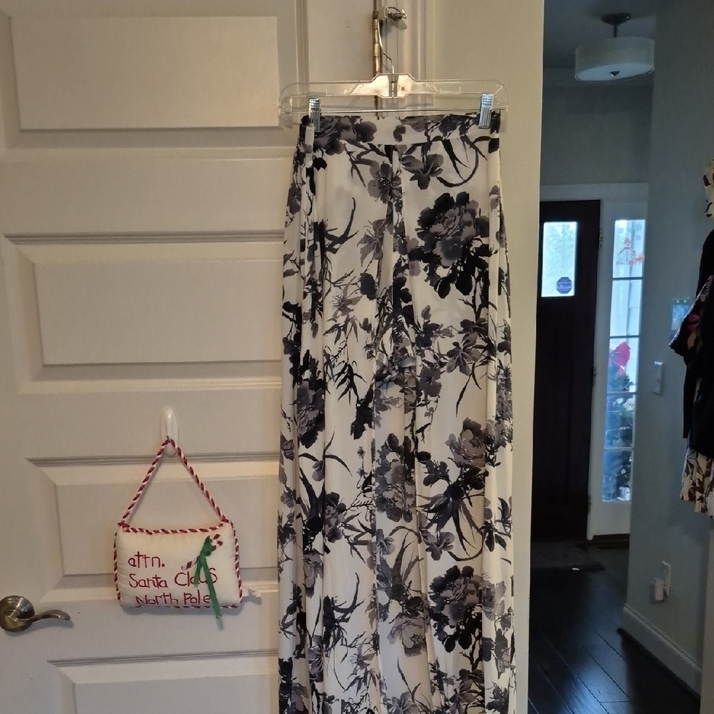 Entro Black and White Floral Maxi Skirt With Shorts .